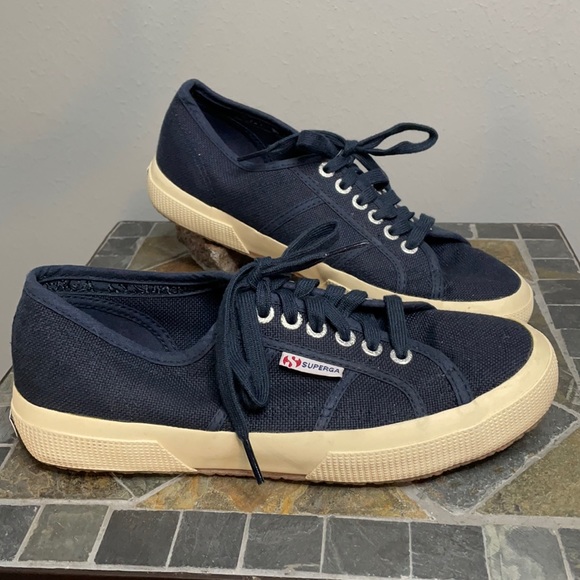 Superga Shoes - Superga 2750 in Navy Canvas